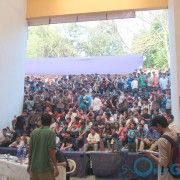 robowar-crowd