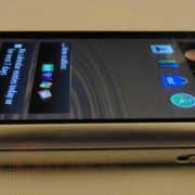 Nokia E7 - Side 1
