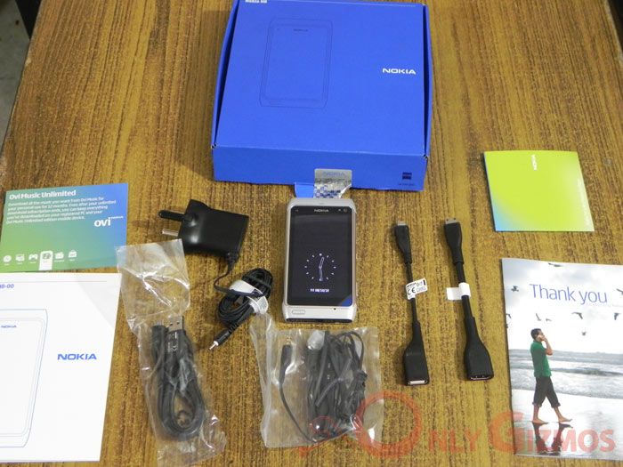 Cables and accessories: Nokia N8