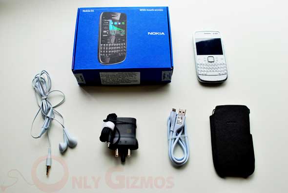 Nokia  E6 - In the box